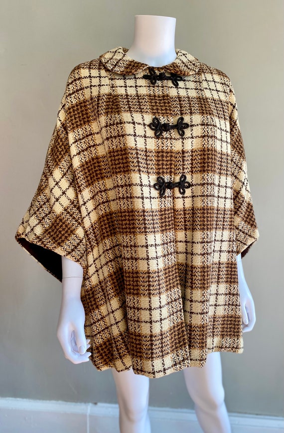 Vintage 1970s brown plaid CAPE / poncho wool knit - image 6