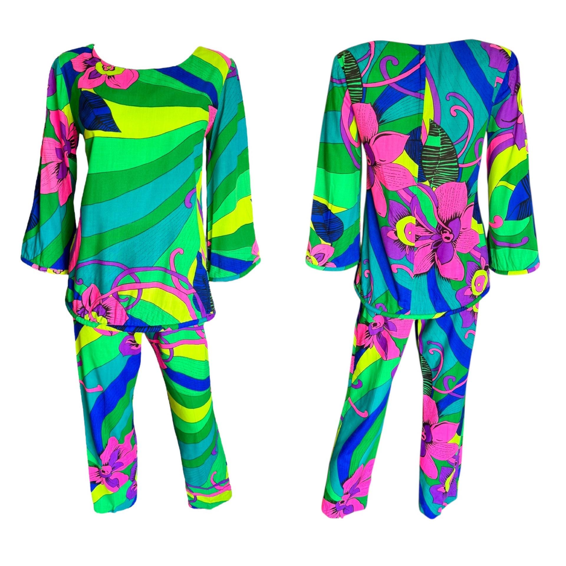Vintage 1960s SUN FASHIONS of Hawaii psychedelic pant suit, day glo floral swirl print, high waisted pants & blouse, hawaiian tiki mod, XS