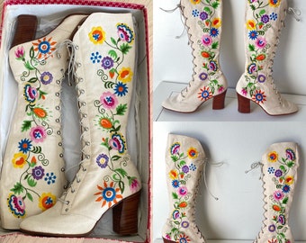 Vintage 1970s sz 7 JERRY EDOUARD penny lane almost famous floral embroidered lace up granny go-go boots w/ original BOX boho hippie chic