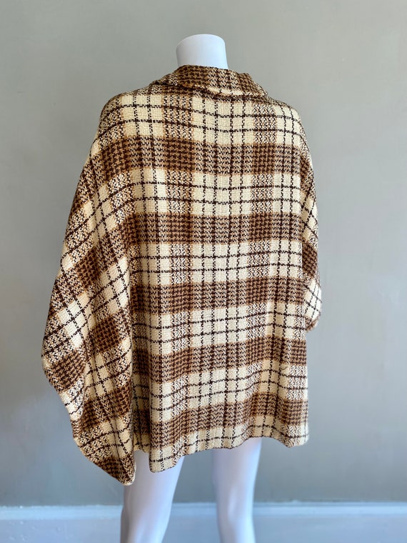 Vintage 1970s brown plaid CAPE / poncho wool knit - image 3