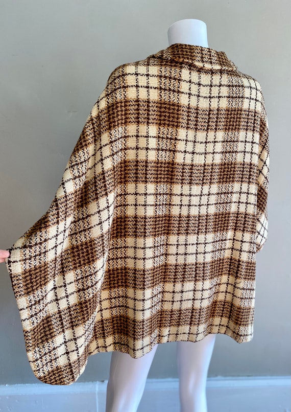 Vintage 1970s brown plaid CAPE / poncho wool knit - image 4