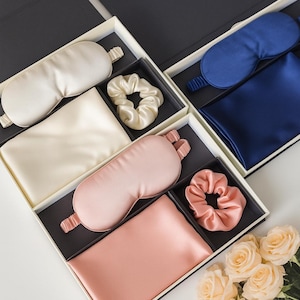 Silk Skincare Gift Set for Her - Anti Aging Mulberry Silk Eye Mask Scrunchie and Pillowcase - Luxury Sleep Gift