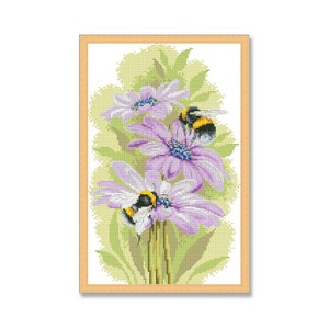 Abejas sobre flores, Patrón Punto de Cruz Contado, Patrón Floral de Aves, Dulzura de la naturaleza, Rosa Violeta, Patrón de Flores, Descarga Instantánea PDF