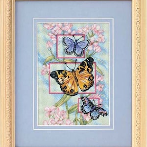 Bloesems Vlinders, Geteld Kruissteekpatroon, Bloemenkaart, Natuur kruissteek, Insecten, Violet Roze, Bloemenpatroon, Download PDF