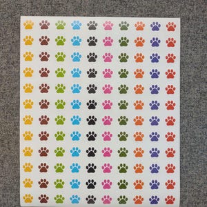 Tiny paw print stickers, round, 120 per pack
