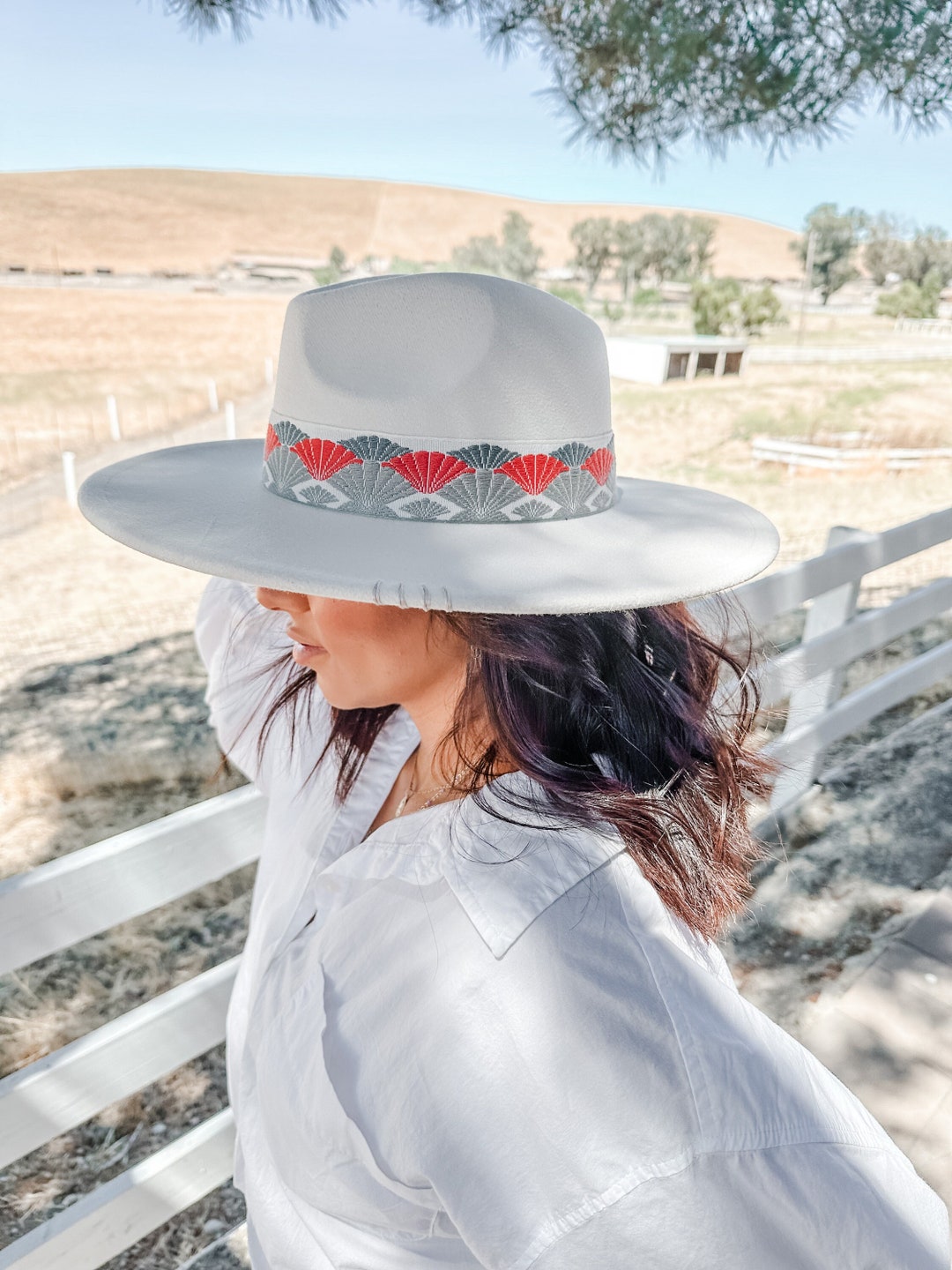 Black felt wide-brim hat with woven band