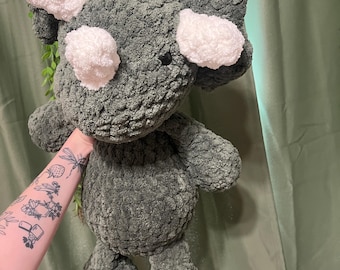 Gewichteter Dinosaurier Plushie | Gehäkelter Dinosaurier Plüsch | Handgefertigtes Geschenk | Kuscheltier | Flauschiges Garn | Triceratops
