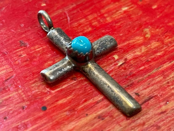 Early 1900's Vintage Navajo Hand Tooled Turquoise Native American Jewelry Silver Cross Necklace Early 1900's Vintage Navajo Hand Tooled Turquoise Native American Jewelry Silver Cross Necklace