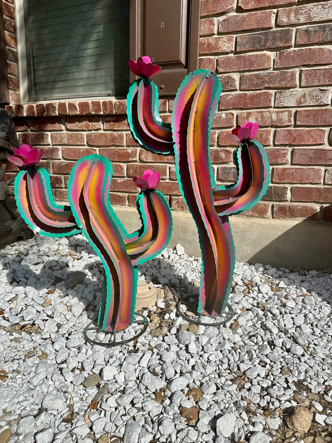Metal Cactus Yard Art Metal Saguaro Rainbow Wavy Cactus for Garden Outdoor Decor and Christmas