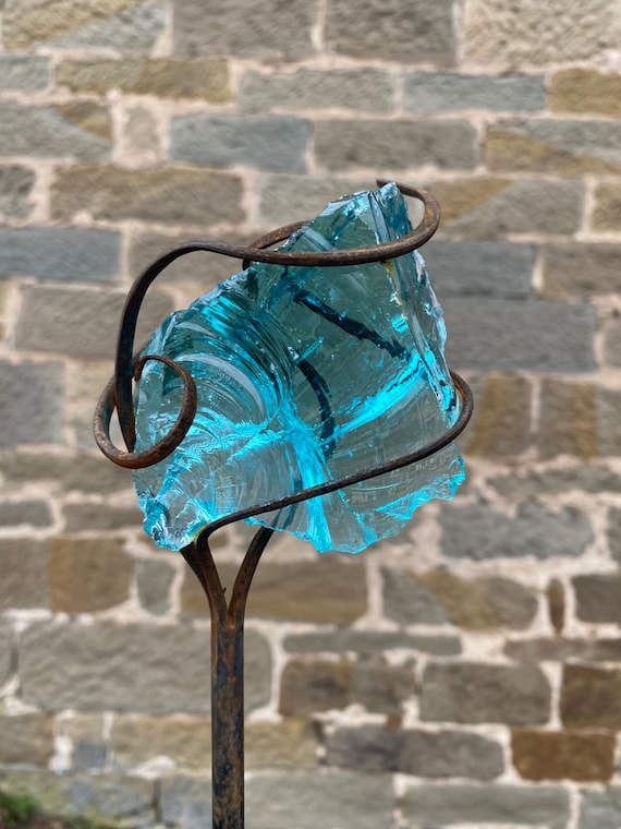 Gartendeko Glas Metall Blau Türkis - Rost - Outdoor - Balkon - Blumenstecker - Gartenstecker "Inspiration" Sky Blue - ca. 100 cm - bunt