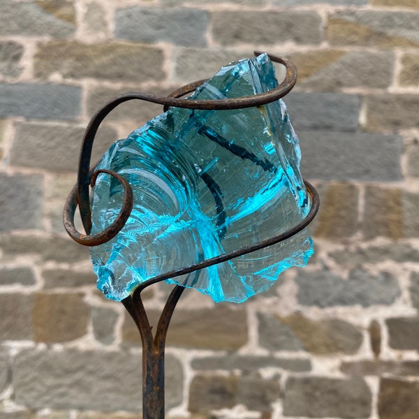 Kristallstecker "Inspiration" geschmiedet 80 - 120 cm blau / Gartenstecker / Glasstecker / Glas-Stahl Kombination / handgeschmiedet