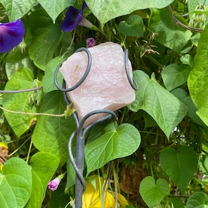 Tuinsteker bloemen kleurrijke edelsteen rozenkwarts - balkon - cadeau - trellis - bloemensteker &quot;Aspire&quot; ca. 115 cm gesmeed
