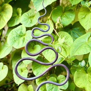 Garden decoration rust steel art forged 110 - 170 cm / swing stick / snake stick / trellis stick / garden decoration / garden stake &quot;Flow&quot;