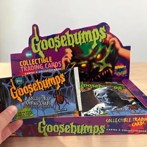 Rare ! Goosebumps collectible sealed trading cards. 8 cards per pack (special cards or sticker maybe). Topps 1996.