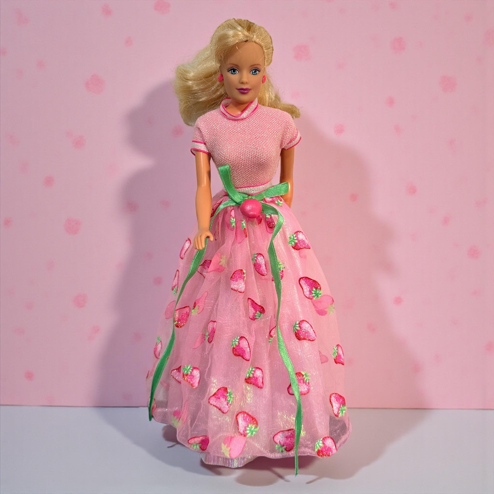 希少　バービー人形　エイボン　 Avon Barbie Strawberry Sorbet Dolls - Etsy