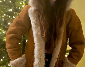 Abrigo Penny Lane Marrón Mujer – Largo Afghan con Capucha de Ante y Forro, Estilo Boho Vintage 90s, Regalo de Invierno Ideal