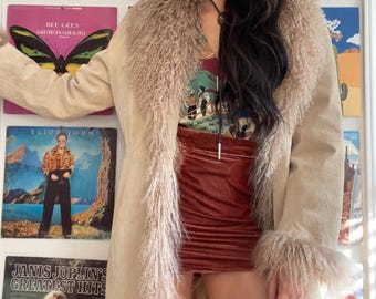 Vintage mockajacka i fårskinn: 90-tals bohemisk Penny Lane-stil