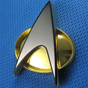 Deluxe QMX Star Trek:Next Generation Magnetic Communicator Badge- Metal