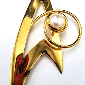 Vintage Star Trek DELUXE Command 3" Broach w Pearl- Majel Roddenberry Collection