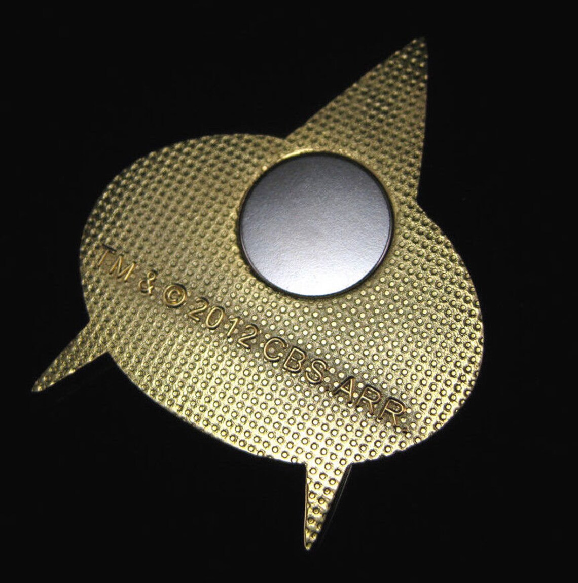 QMx Star Trek Badge Voyager STR-0049 Doré - Fermoir Magnétique - Réplique Officielle