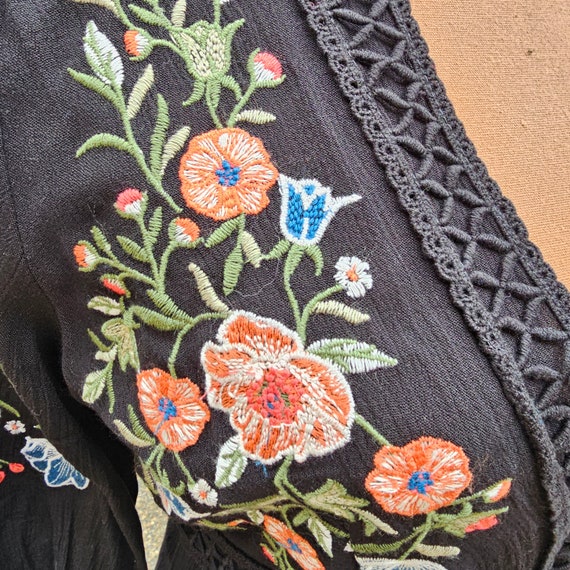 Francesca's Black Embroidered Floral Mini Dress F… - image 5