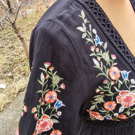 Francesca's Black Embroidered Floral Mini Dress F… - image 3