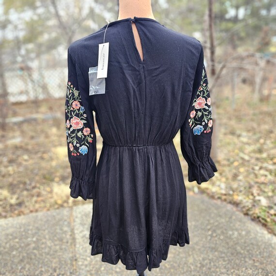 Francesca's Black Embroidered Floral Mini Dress F… - image 9