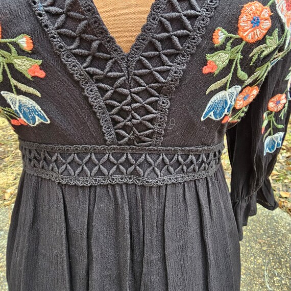Francesca's Black Embroidered Floral Mini Dress F… - image 4