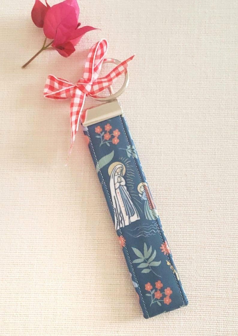 Our Lady Of Lourdes Keychain - Blue Metal Catholic Gift With Sanctuary Grotto Design - View #7