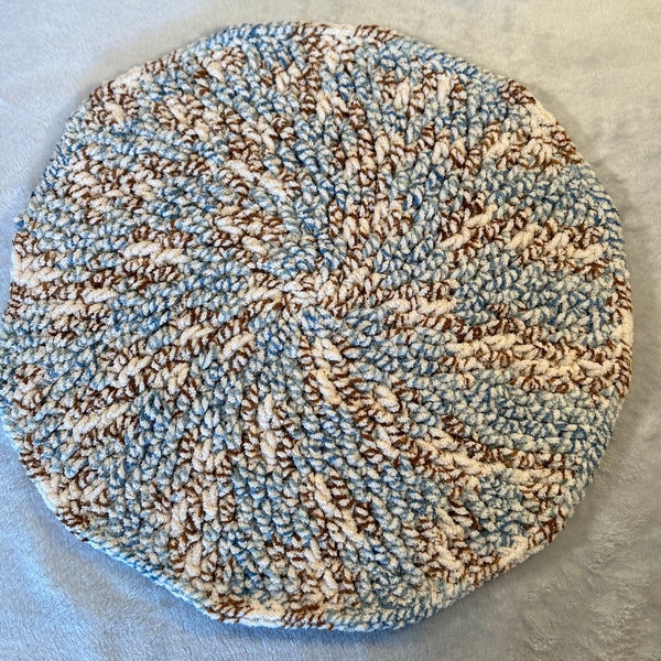 Round Crochet Cat Blanket