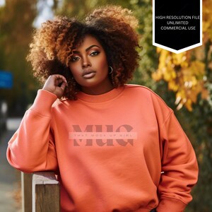Sudadera naranja, maquetas de suéter de otoño, modelo femenino negro, maquetas diversas, modelos diversos, modelo afroamericano