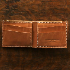 Cartera plegable de piel de vacuno plena flor. Hecha a mano en EE. UU.