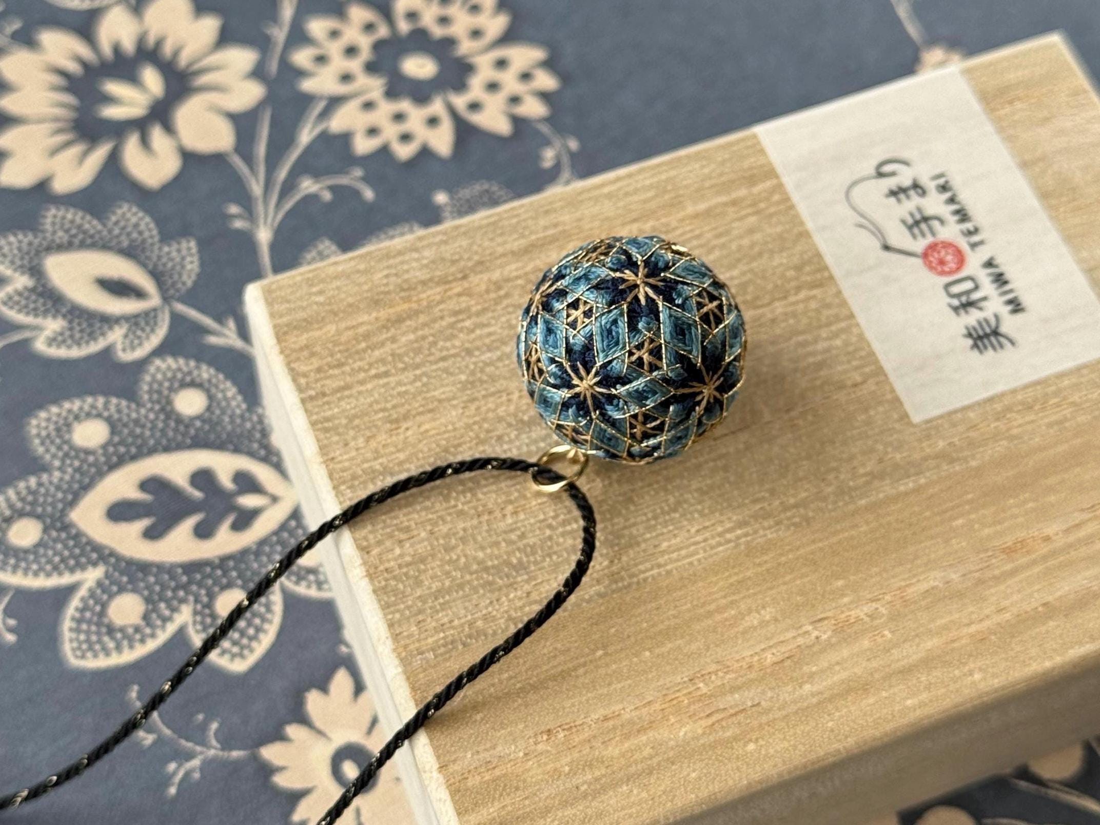 Amazon.com: Jumwrit Dainty Big Ball Beaded Choker Necklace