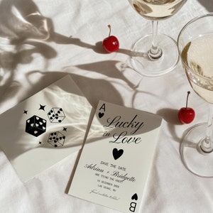 Lucky in Love Zapisz datę Zaproszenie na ślub Karty do gry na wesele w stylu Vegas Szablon zaproszenia ślubnego Szablon ślubu w stylu vintage DIY
