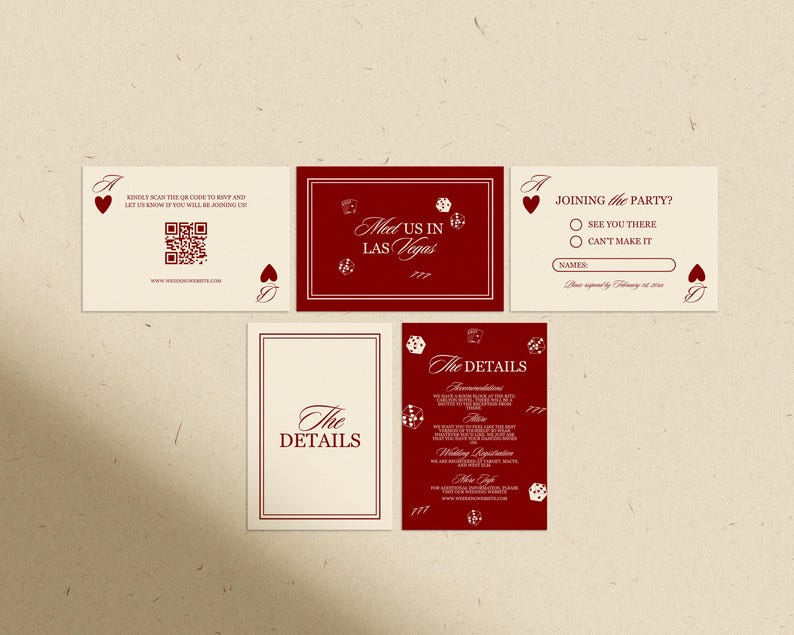 Puede incluir: Un conjunto de tarjetas de invitaci&oacute;n con tem&aacute;tica de casino. Las tarjetas son principalmente crema y burdeos, con s&iacute;mbolos de naipes, dados y el texto "Meet us in Las Vegas". Una tarjeta incluye un c&oacute;digo QR.