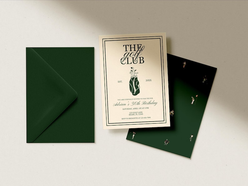 K&ouml;nnte beinhalten: Einladungsset f&uuml;r eine Geburtstagsfeier zum Thema Golf. Das Design zeigt eine cremefarbene Einladung mit dem Text "The Golf Club" und einer Golfbag-Grafik. Enth&auml;lt einen dunkelgr&uuml;nen Umschlag und eine dunkelgr&uuml;ne Karte mit Golfmotiven.