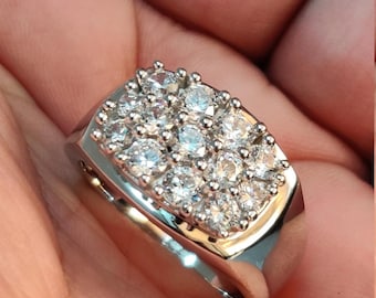 Anillo de boda para hombre con racimo de moissanita en oro macizo de 14 quilates y plata.