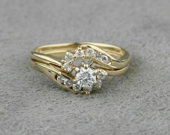 Anillo de compromiso Art Déco de 1,00 ct con banda protectora, oro amarillo de 14 k y plata de ley 925.