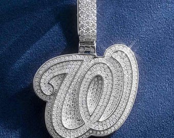 Colgante con inicial de moissanita helada: joyería hip-hop personalizada en plata de ley