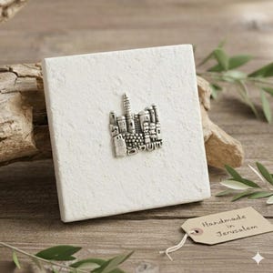 Kamienna pamiątka z Ziemi Świętej w Jerozolimie, tabliczka na biurko z panoramą Jerozolimy, prezent pielgrzymkowy