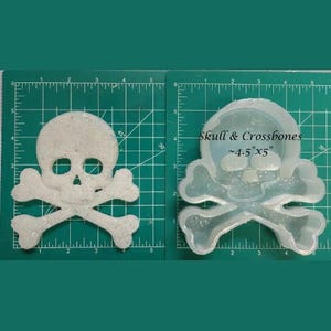 Skull & Crossbones - Freshie Mold - Silicone Mold - Aroma Bead Mold - Silicone Car Freshie Mold