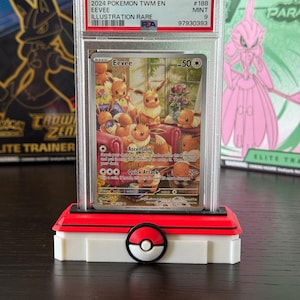 Op Pokémon Center geïnspireerde displaystandaard | Past op PSA-, Beckett- en CGC-platen | 3D-geprinte TCG-kaarthouder | Aangepaste ruilkaartvitrine |