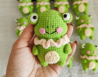 Handmade Crochet Frog Cute Stuffed Animals doll Plushies for Kids Family Friends Christmas Birthday Gift Decor Ornaments Keychain Bag Charm