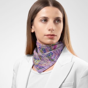 Pañuelo de satén con estampado paisley pastel: bandana multicolor lavanda (48 x 48 cm)