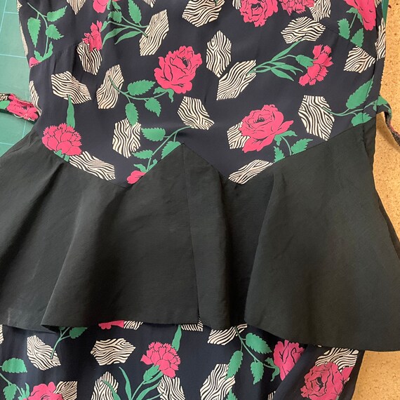 1940s Roses and Zebra Print Dress - image 7