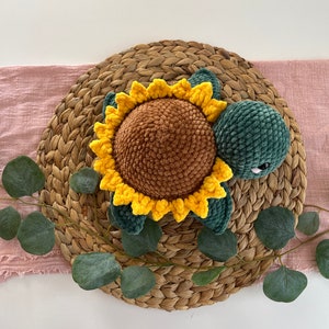 Stuffed turtle. Handmade crochet amigurumi Vert tournesol