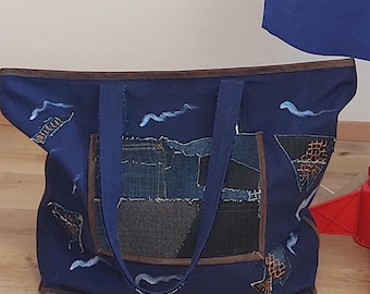 Grote strandtas, gemaakt van gerecycled denim met een visapplicatie, katoenen schoudertas.