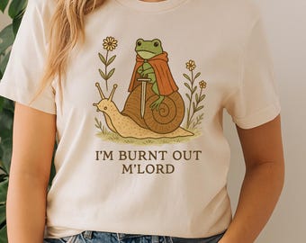 Lustiges T-Shirt Frosch auf Schnecke – Cottagecore Mittelalter Geschenk