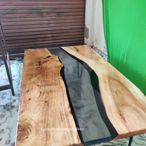 Klares Epoxidharz, Harztisch, große Epoxidfluss-Tischplatte, Fluss-Epoxidharztisch, Büroarbeitsplatte aus Holz, natürliches Akazienholz, Esszimmermöbel aus Harz