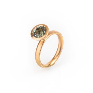 Ring -Cone- red gold 750 with grey/green tourmaline